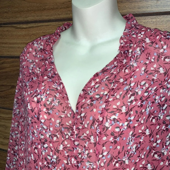 Simply styled ruffled neck blouse size L. NWT - Picture 2 of 8